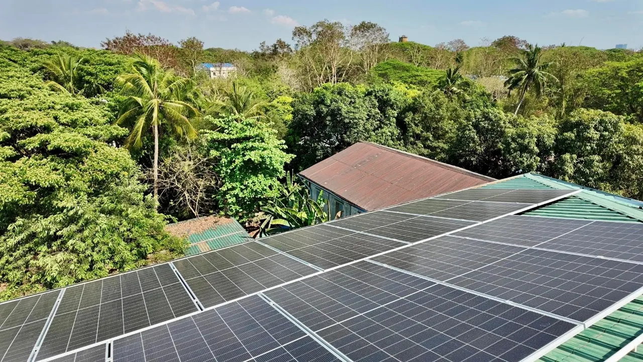 Solución híbrida de generación solar